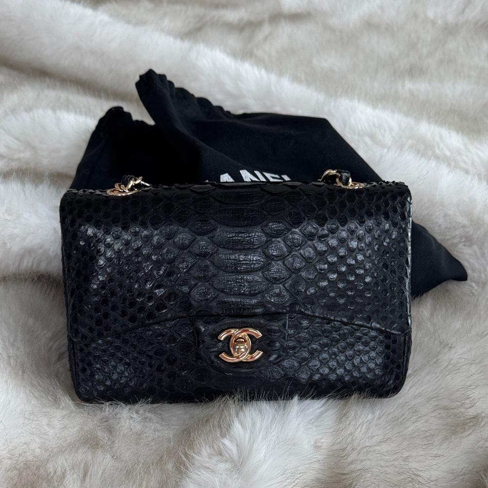 Chic Black Python Leather Bag - image 1